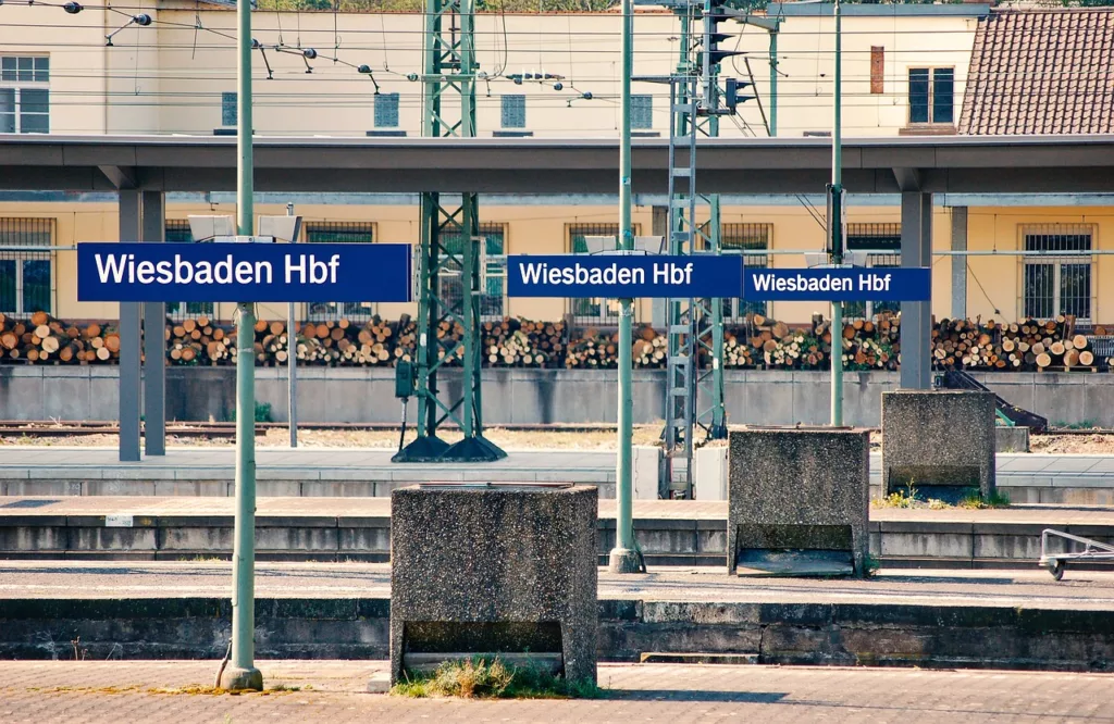 wiesbaden, central station, station-4763614.jpg