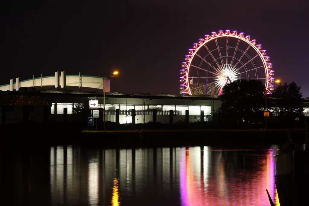 night, skyline, theme park-6987823.jpg