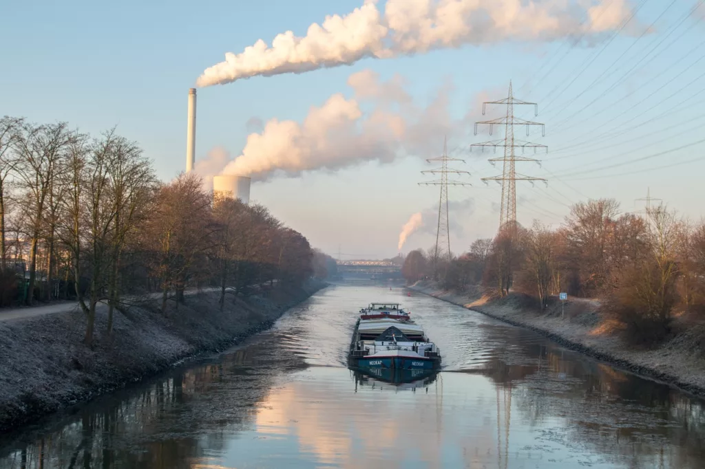 rhine-herne canal, channel, cargo ship-6978514.jpg