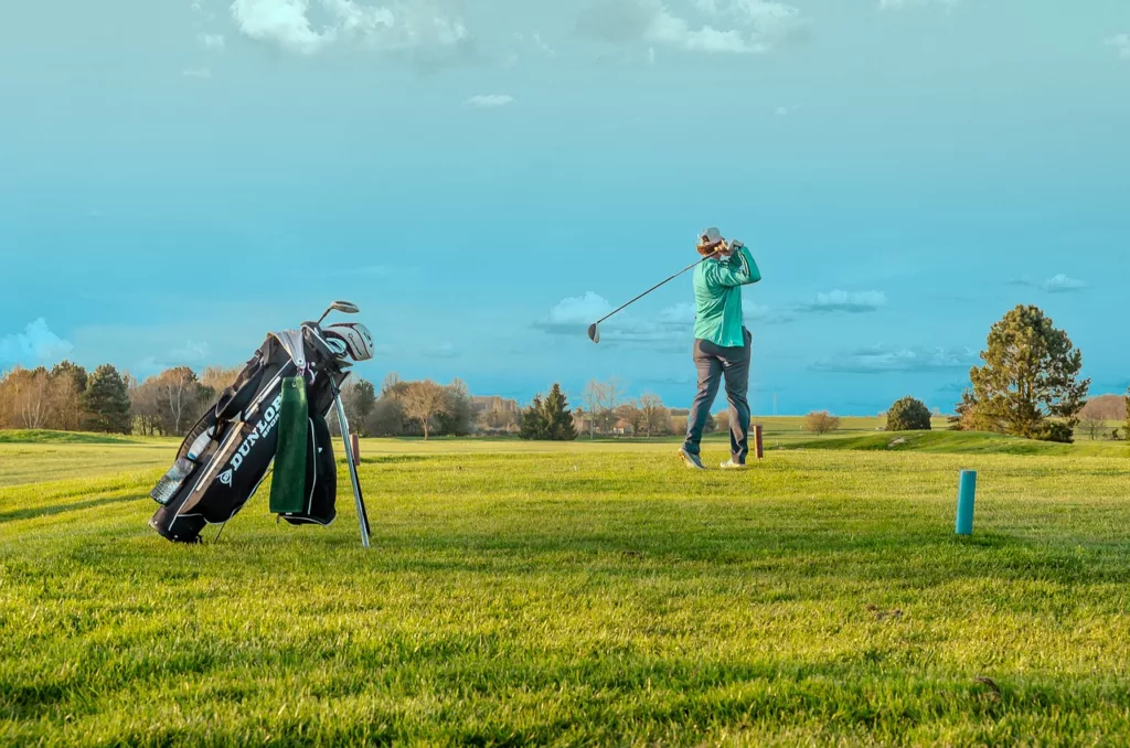 Saisonale Gegenstände wie Golfschläger sicher einlagern in Dortmund bei SaveSpace